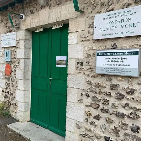 Le Clos De L'eglise - Blanche Apartment